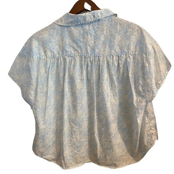 AE American Eagle resort shirt blue and white bshirt sleeve button down - Picture 13 of 16